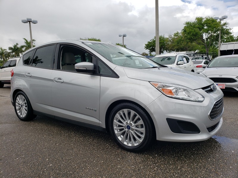 Certified Pre-owned 2017 Ford C-max Hybrid Se Front Wheel Drive 5dr