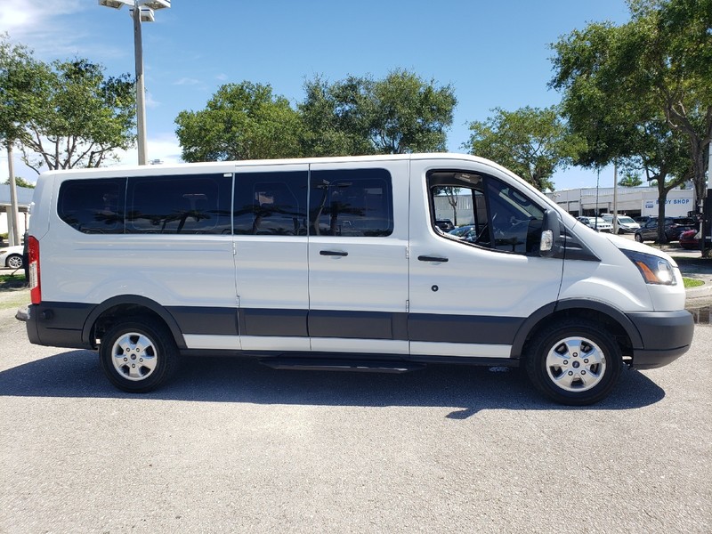 ford transit wagon 15 passenger fuel capacity